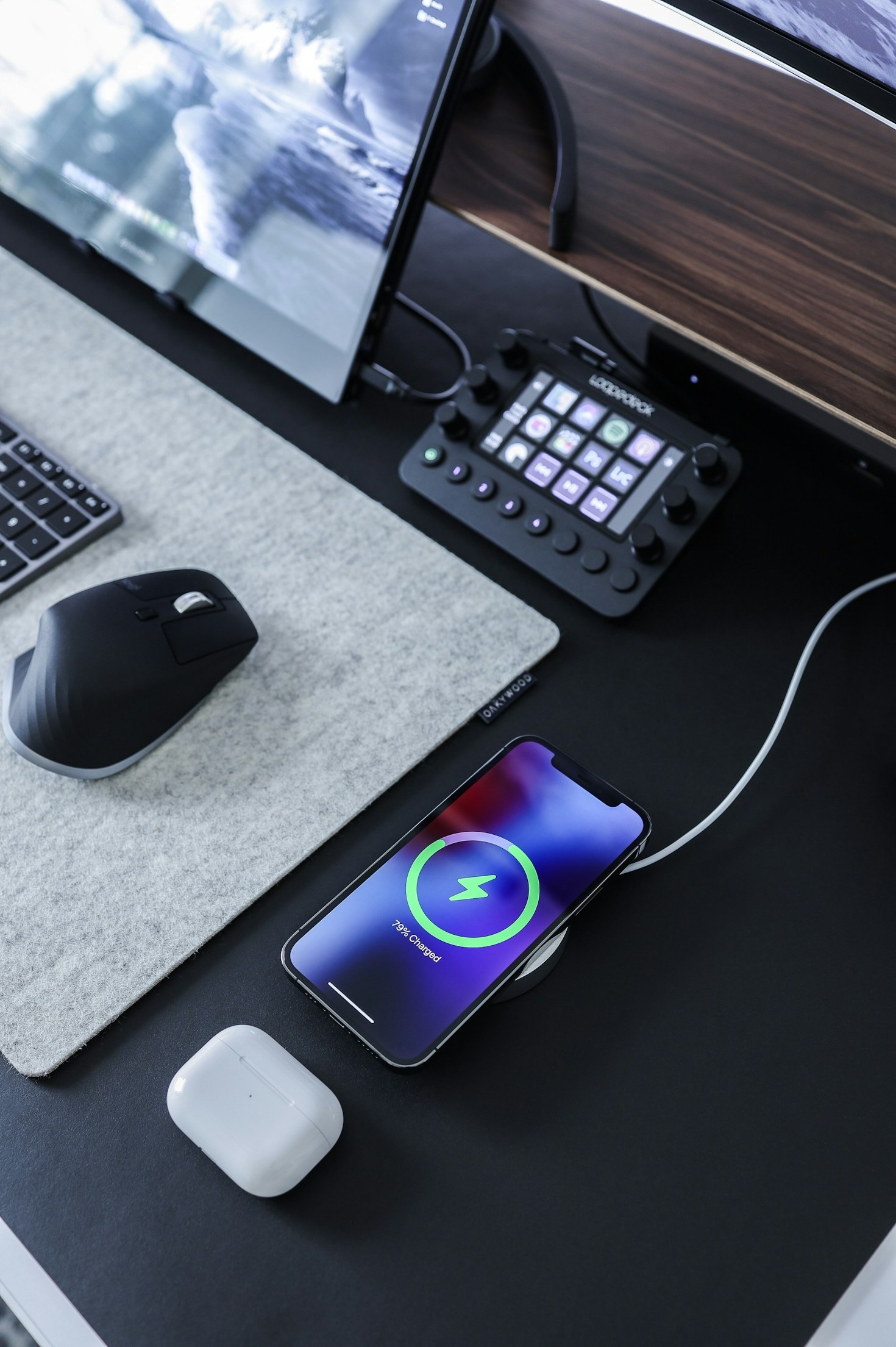 Essential AI Software to Boost Your Daily Professional Productivity